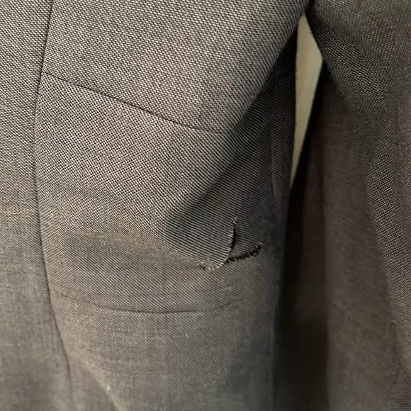 Anne Klein suit. Size 6 navy blue. Very classy, gorgeous suit. - Picture 8 of 12